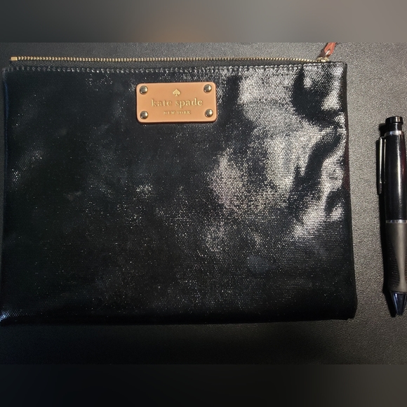Kate Spade Pouch - Picture 1 of 4